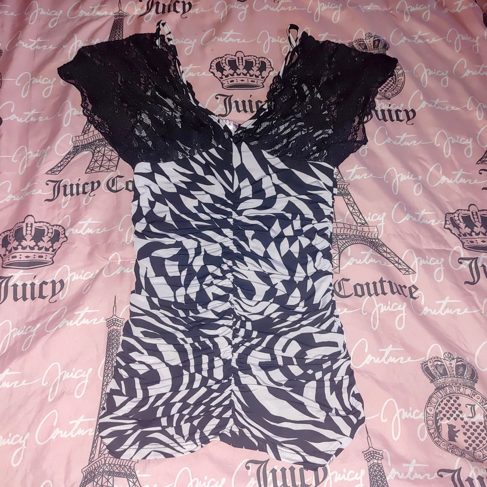 Black and White Zebra Print Top with Lace Sleeves Small